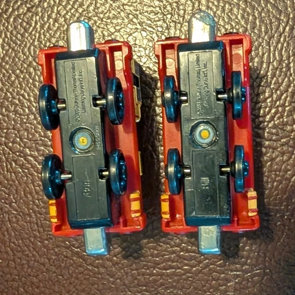 Thomas the Train Bill and Ben 2003 Take N Play Yellow Metal Die-cast Trains 2pk